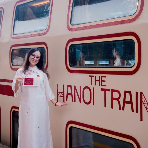 ハノイ2階建て観光列車